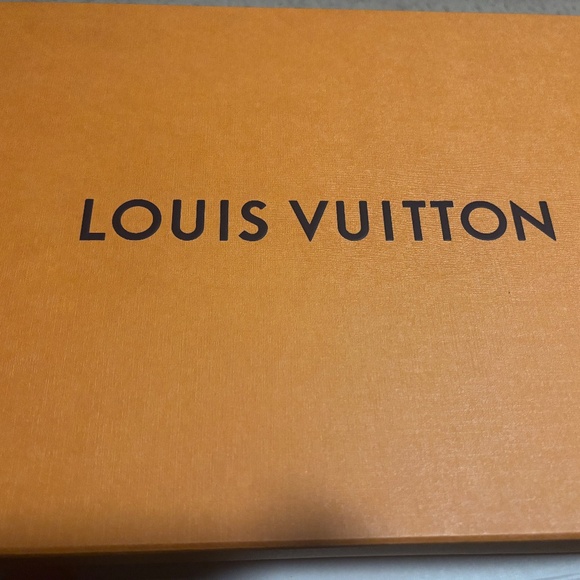 Louis Vuitton Bagatelle NM Beige Empreinte Monogram Giant Hobo Bag - Picture 8 of 8